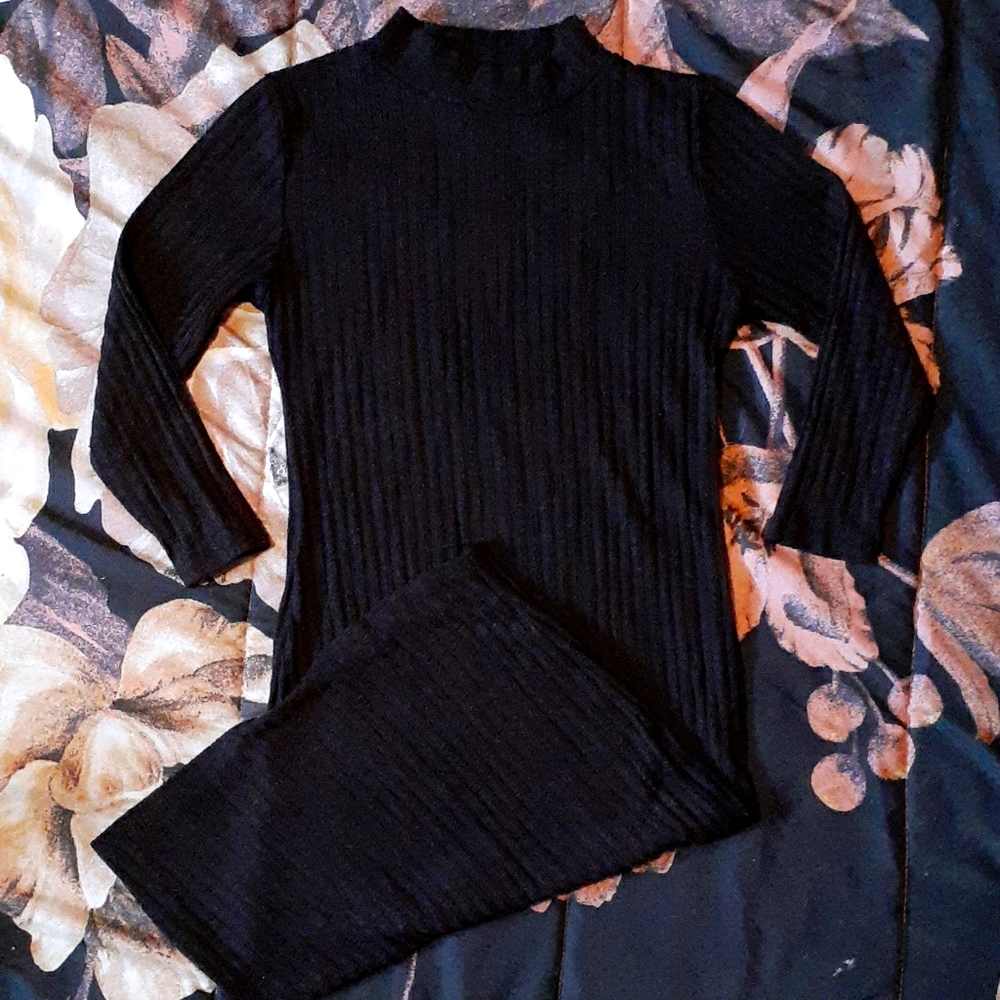 Black mock neck 1/4 sleeve dress